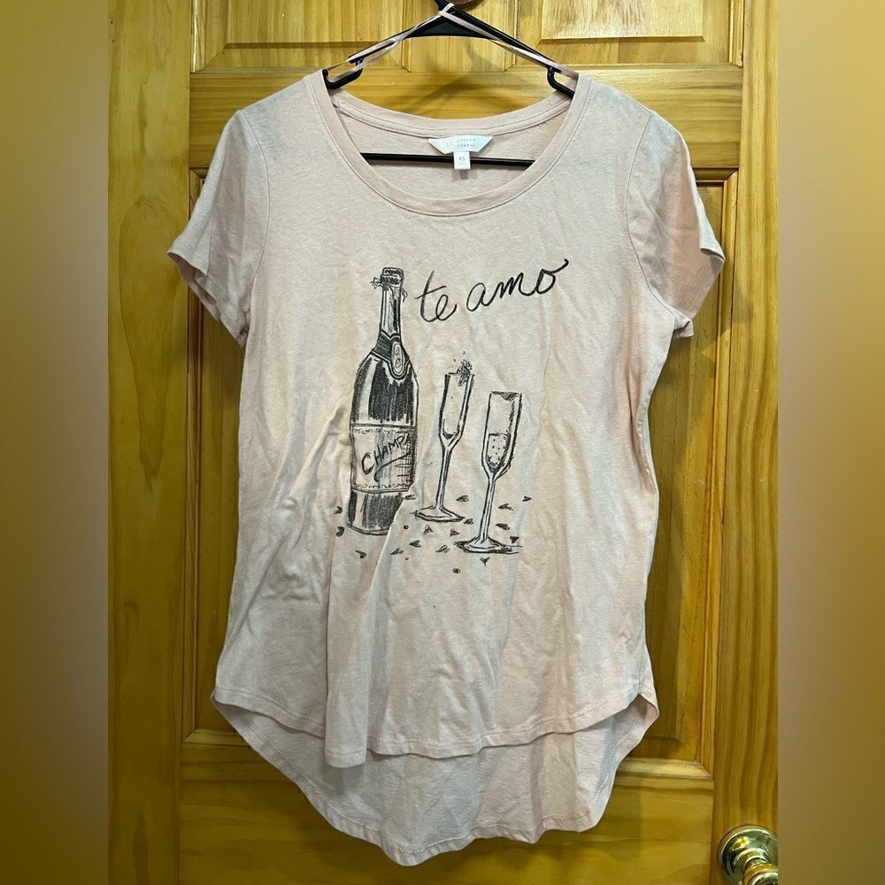 LC Lauren Conrad blush pink te Amo wine bottle & glasses t shirt